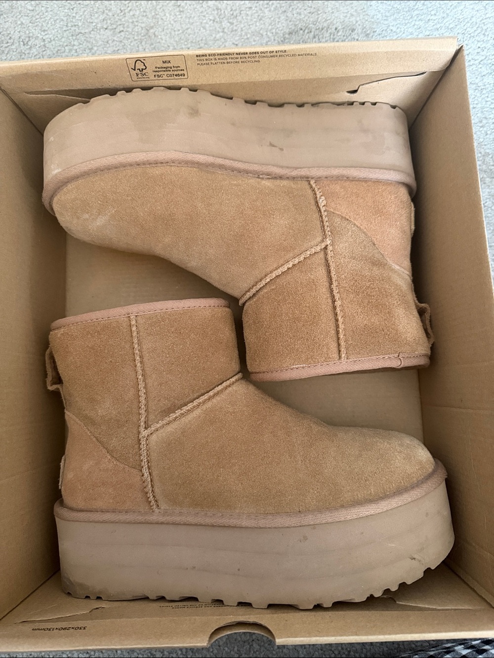 UGG Platform Short Winter Boots in Chestnut Suede